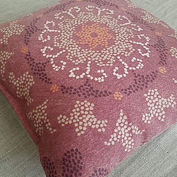 HOME Set of 3 Throw Piillows - Picture 6 of 8